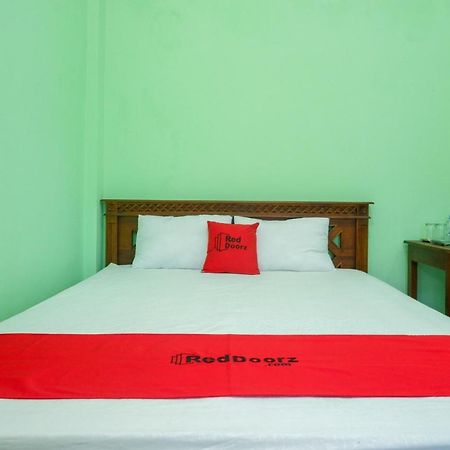 Отель Reddoorz Syariah Near Monumen Jogja Kembali Kejayan Экстерьер фото