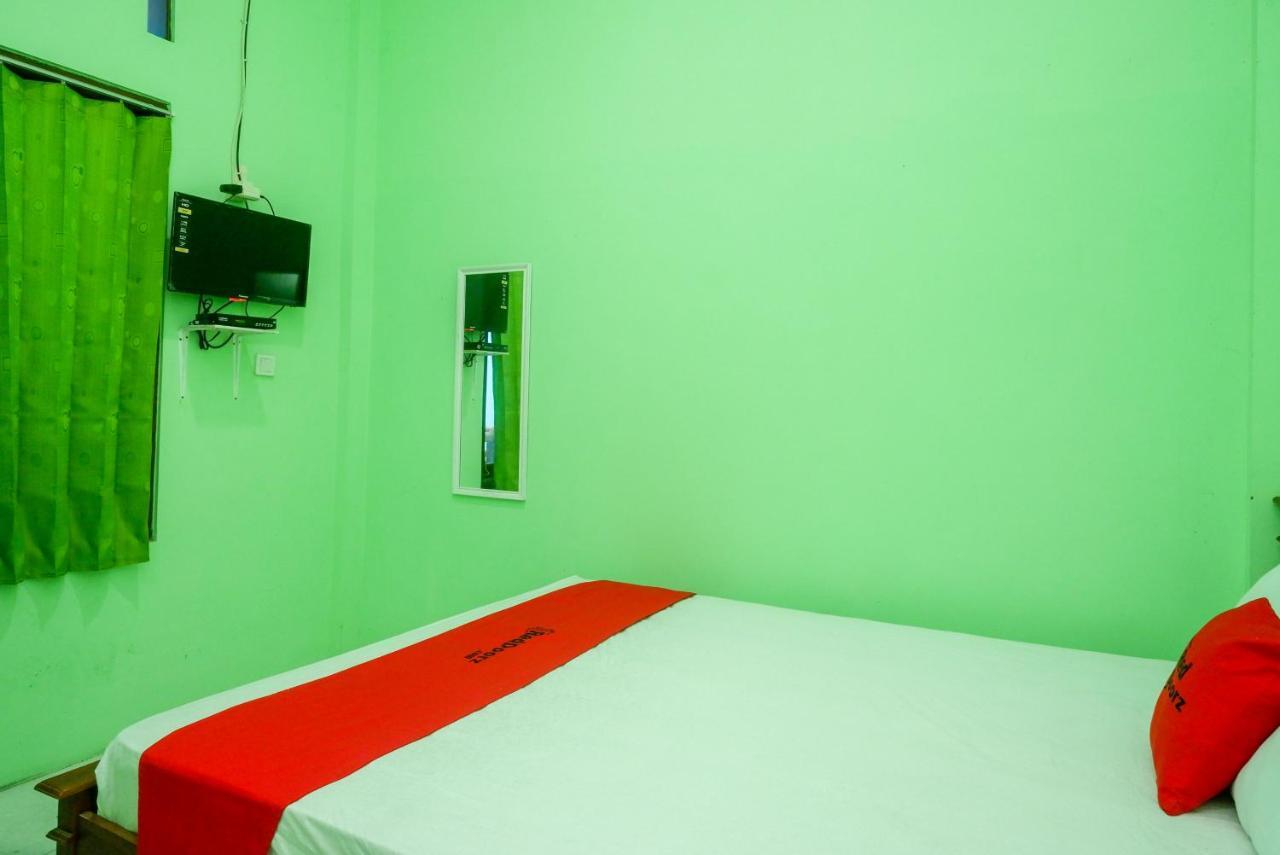 Отель Reddoorz Syariah Near Monumen Jogja Kembali Kejayan Экстерьер фото