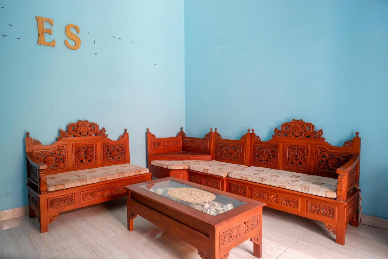 Отель Reddoorz Syariah Near Monumen Jogja Kembali Kejayan Экстерьер фото